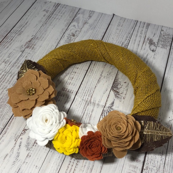 Farmhouse Style Fall Mini Wreath (Fall Colors) - Picture 3 of 4